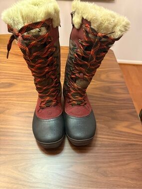 Merrell Burgundy and Brown Faux-Fur Zip-Up Winter Boots with Orange Accents